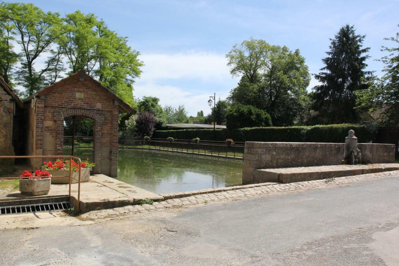 Villa Au 24 à Villiers-Louis Extérieur photo